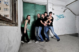 Οι THE MEANWHILES μας ταξιδεύουν στα 60s! 